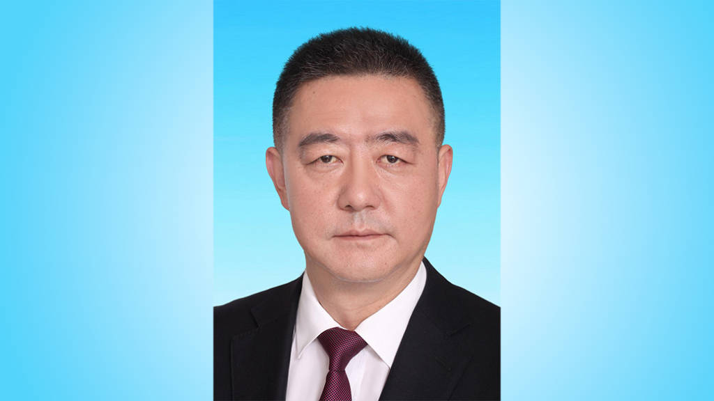 去年出任巴中市委常委、常務副市長的李本勇，已轉崗市人大:宏鑫機械設備有限公司

