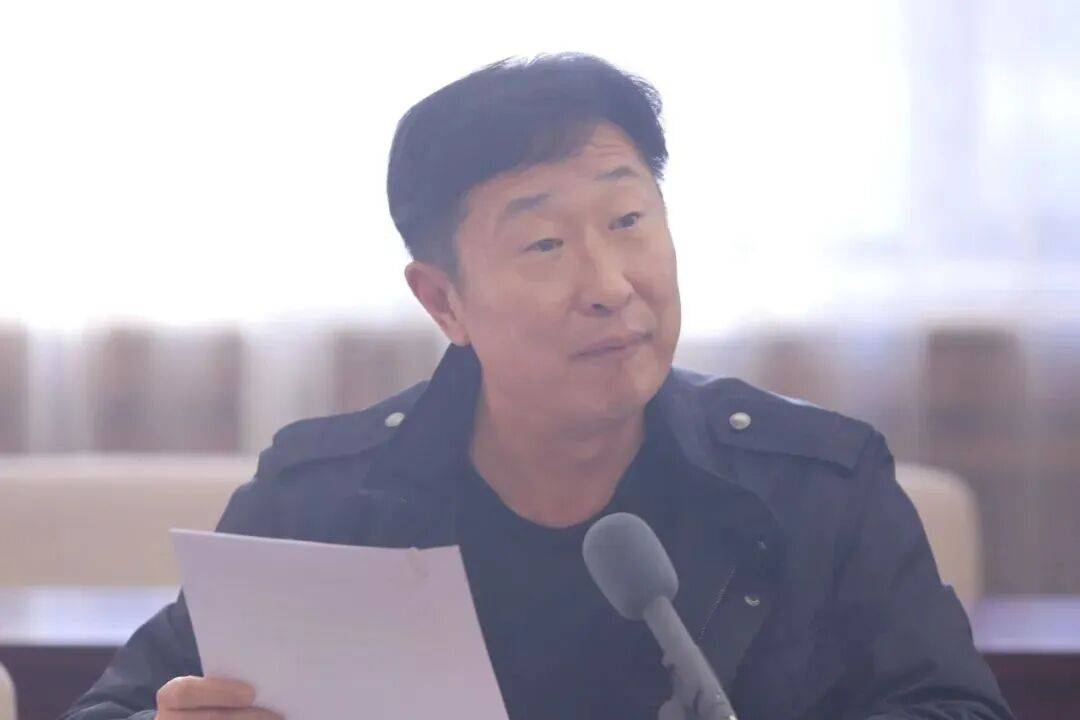 林永健在《人民日報》撰文：某些頂流演員自帶“編劇團隊”進組<strong></p>
<p>宏鑫機械設(shè)備有限公司
</strong>，隨時準備給劇本“動手術(shù)”:宏鑫機械設(shè)備有限公司
