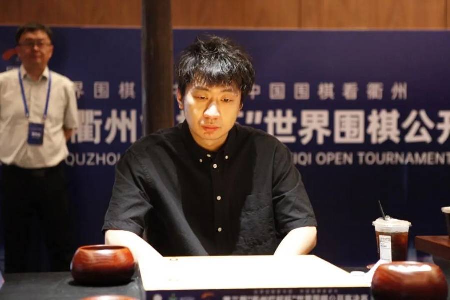 “抗申”成功首捧衢州爛柯杯冠軍<strong></p>
<p>宏鑫機(jī)械設(shè)備有限公司
</strong>，黨毅飛透露擒下申真谞的秘訣:宏鑫機(jī)械設(shè)備有限公司
