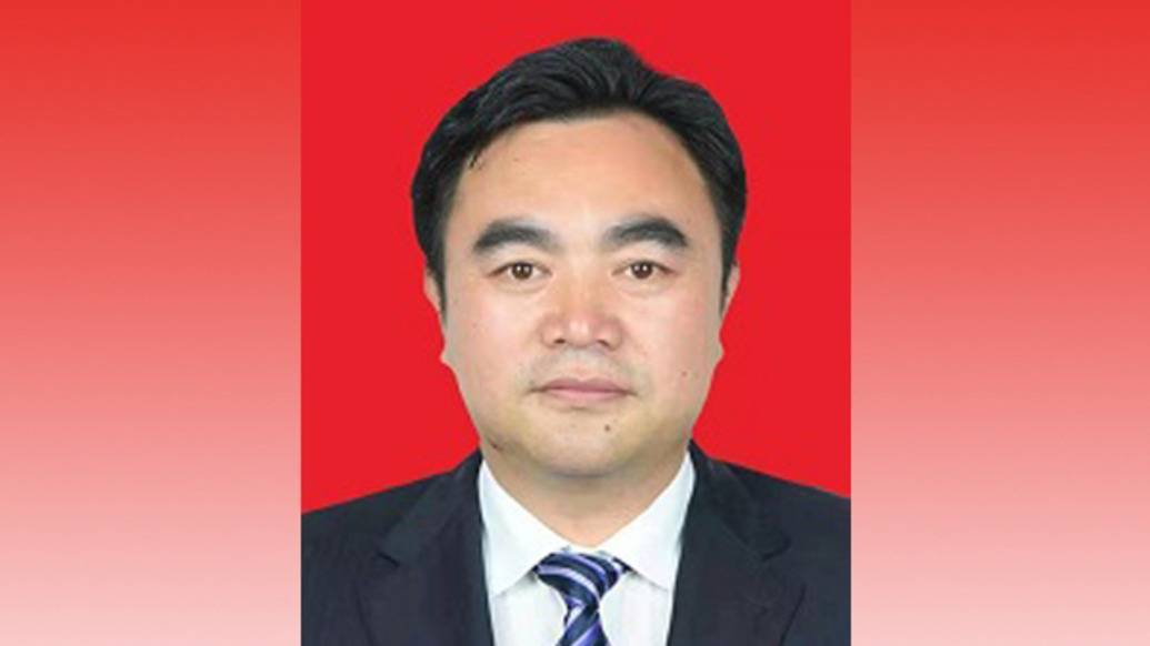 眉山市委常委、組織部部長(zhǎng)、秘書(shū)長(zhǎng)高立新調(diào)任四川省政府駐京辦:宏鑫機(jī)械設(shè)備有限公司
