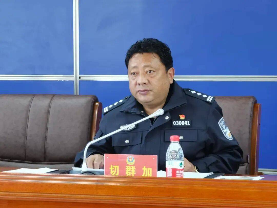 切群加<strong></p>
<p>宏鑫機(jī)械設(shè)備有限公司
</strong>，被查:宏鑫機(jī)械設(shè)備有限公司
