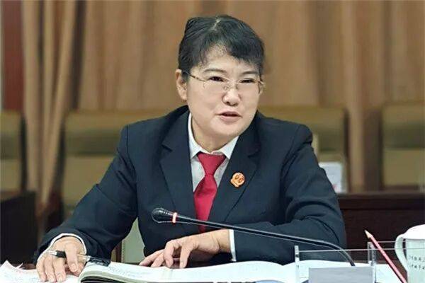原專職委員楊琴<strong></p>
<p>宏鑫機(jī)械設(shè)備有限公司
</strong>，被查:宏鑫機(jī)械設(shè)備有限公司
