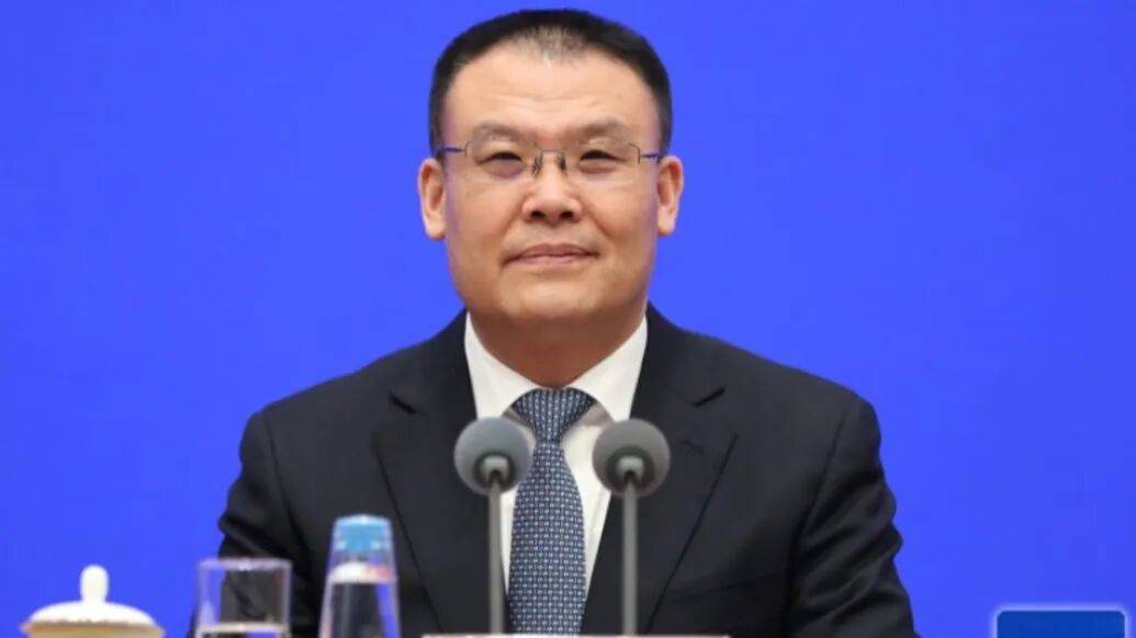 財(cái)政部副部長(zhǎng)王東偉履新安徽省委常委<strong></p>
<p>宏鑫機(jī)械設(shè)備有限公司
</strong>，河南唐河人:宏鑫機(jī)械設(shè)備有限公司
