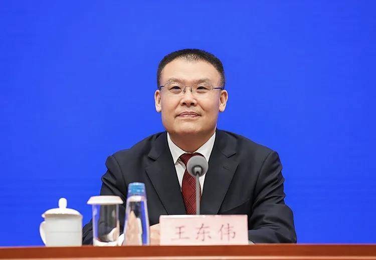 極目政情丨財政部副部長王東偉任安徽省委常委<strong></p>
<p>宏鑫機械設(shè)備有限公司
</strong>,曾為全國最年輕省級統(tǒng)戰(zhàn)部部長:宏鑫機械設(shè)備有限公司