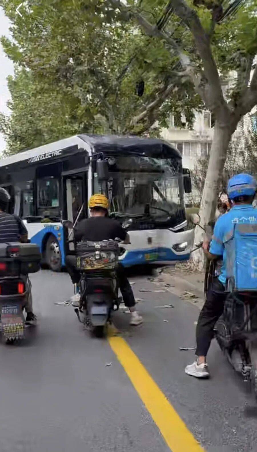 上海警方：葉某（男<strong></p>
<p>宏鑫機(jī)械設(shè)備有限公司
</strong>，57歲）尋釁滋事，已被拘！:宏鑫機(jī)械設(shè)備有限公司

