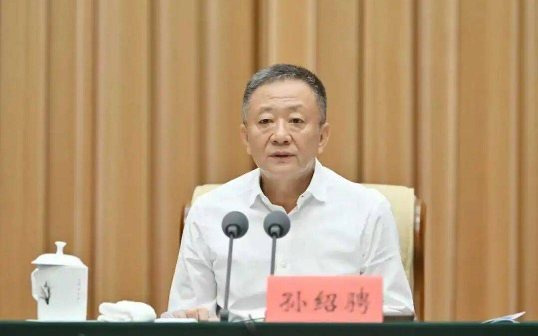 因工作崗位調(diào)整，孫紹騁辭去內(nèi)蒙古自治區(qū)人大常委會主任職務(wù):宏鑫機械設(shè)備有限公司
