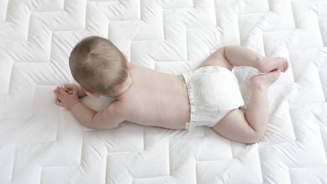 70后學(xué)霸夫妻非洲賣紙尿褲<strong></p>
<p>宏鑫機(jī)械設(shè)備有限公司
</strong>，年收入32億元，沖刺港股IPO:宏鑫機(jī)械設(shè)備有限公司
