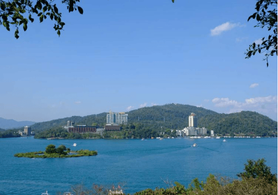 支持率領(lǐng)先<strong></p>
<p>宏鑫機(jī)械設(shè)備有限公司
</strong>，藍(lán)營(yíng)全線(xiàn)倒向鄭麗文？局勢(shì)緊張之際，第二個(gè)馬英九出現(xiàn)，承諾當(dāng)選率團(tuán)訪(fǎng)陸:宏鑫機(jī)械設(shè)備有限公司
