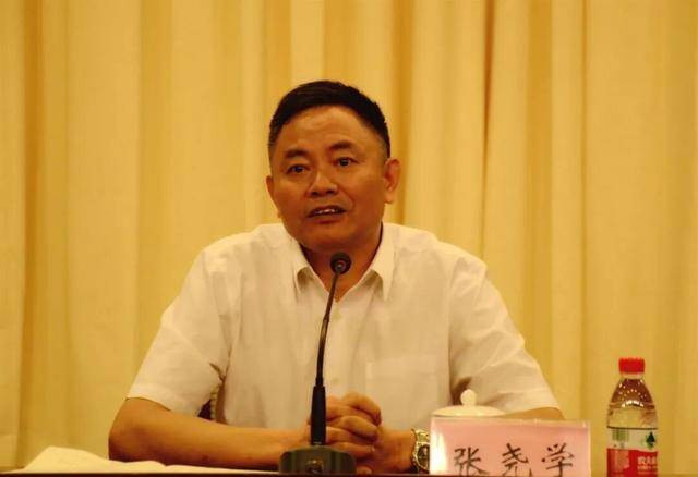 打虎！年近70歲的張堯?qū)W<strong></p>
<p>宏鑫機(jī)械設(shè)備有限公司
</strong>，卸任8年后被查:宏鑫機(jī)械設(shè)備有限公司
