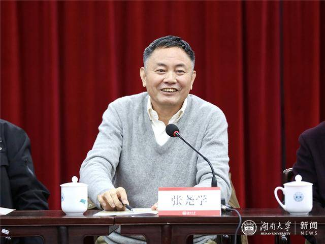 中紀(jì)委晚間通報：69歲副部級“院士校長”<strong></p>
<p>宏鑫機械設(shè)備有限公司
</strong>，退休8年后被查:宏鑫機械設(shè)備有限公司
