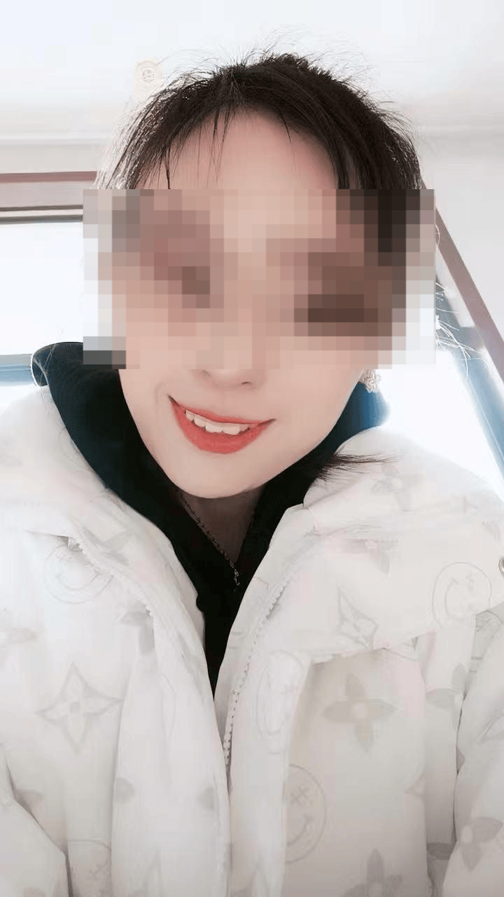 妻子患癌去世前被三次起訴離婚<strong></p>
<p>宏鑫機械設(shè)備有限公司
</strong>，前夫遺棄罪因證據(jù)不足被駁回｜在場:宏鑫機械設(shè)備有限公司
