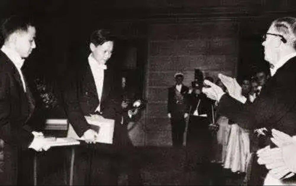 “大先生”千古<strong></p>
<p>宏鑫機(jī)械設(shè)備有限公司
</strong>，楊振寧的一生:宏鑫機(jī)械設(shè)備有限公司
