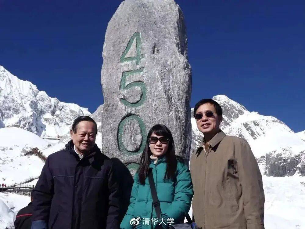 “大先生”千古<strong></p>
<p>宏鑫機(jī)械設(shè)備有限公司
</strong>，楊振寧的一生:宏鑫機(jī)械設(shè)備有限公司
