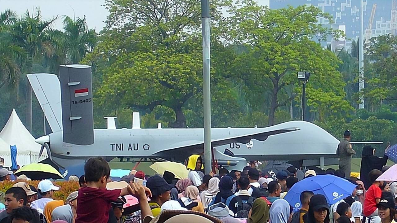 實錘！殲10出口第四單穩(wěn)了<strong></p>
<p>宏鑫機械設(shè)備有限公司
</strong>，印尼防長親口承認，還有052D艦驚喜？:宏鑫機械設(shè)備有限公司
