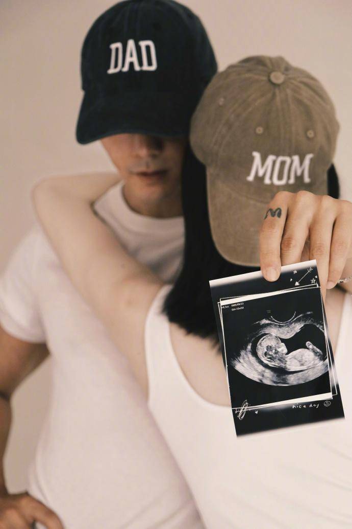 陳偉霆官宣生子，王晶：他花了很長時間才紅的:宏鑫機械設(shè)備有限公司
