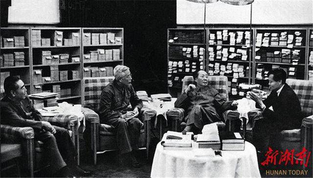 當(dāng)年回國接受毛主席會見后<strong></p>
<p>宏鑫機(jī)械設(shè)備有限公司
</strong>，楊振寧來到了湖南:宏鑫機(jī)械設(shè)備有限公司
