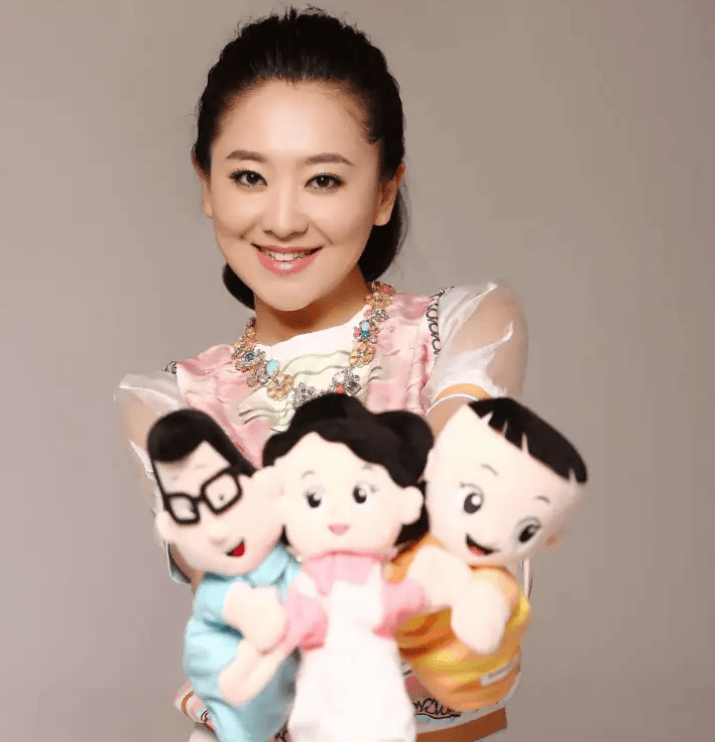 央視主持人“月亮姐姐”離開少兒頻道，官宣新身份！:宏鑫機械設(shè)備有限公司
