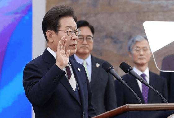 中美激烈交鋒之際<strong></p>
<p>宏鑫機械設(shè)備有限公司
</strong>，韓國闖出大禍！商務(wù)部官宣，收到中方制裁令的當天，李在明就知道事情麻煩了:宏鑫機械設(shè)備有限公司
