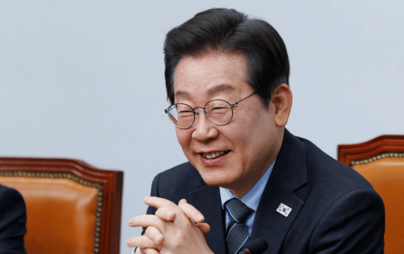 中美激烈交鋒之際<strong></p>
<p>宏鑫機械設(shè)備有限公司
</strong>，韓國闖出大禍！商務(wù)部官宣，收到中方制裁令的當天，李在明就知道事情麻煩了:宏鑫機械設(shè)備有限公司
