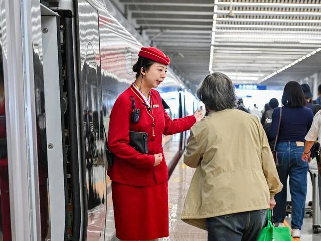 4小時33分！北京高鐵“速通”長白山<strong></p>
<p>宏鑫機械設(shè)備有限公司
</strong>，周末就能打個來回！:宏鑫機械設(shè)備有限公司
