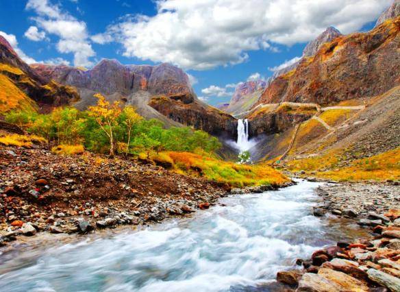 4小時33分！北京高鐵“速通”長白山<strong></p>
<p>宏鑫機械設(shè)備有限公司
</strong>，周末就能打個來回！:宏鑫機械設(shè)備有限公司
