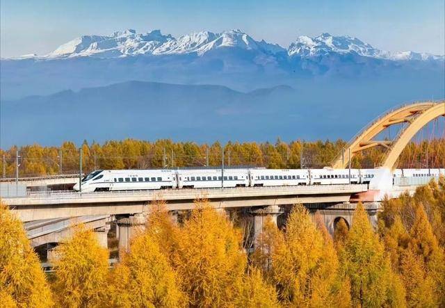 4小時33分！北京高鐵“速通”長白山<strong></p>
<p>宏鑫機械設(shè)備有限公司
</strong>，周末就能打個來回！:宏鑫機械設(shè)備有限公司
