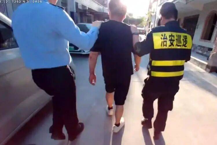 上海男子有穩(wěn)定工作和收入<strong></p>
<p>宏鑫機(jī)械設(shè)備有限公司
</strong>，卻總沉迷在深夜干這事……被抓了！:宏鑫機(jī)械設(shè)備有限公司
