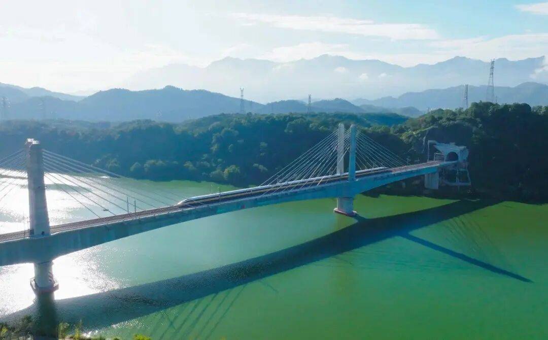 時(shí)速385公里！杭州重要高鐵<strong></p>
<p>宏鑫機(jī)械設(shè)備有限公司
</strong>，迎來好消息:宏鑫機(jī)械設(shè)備有限公司
