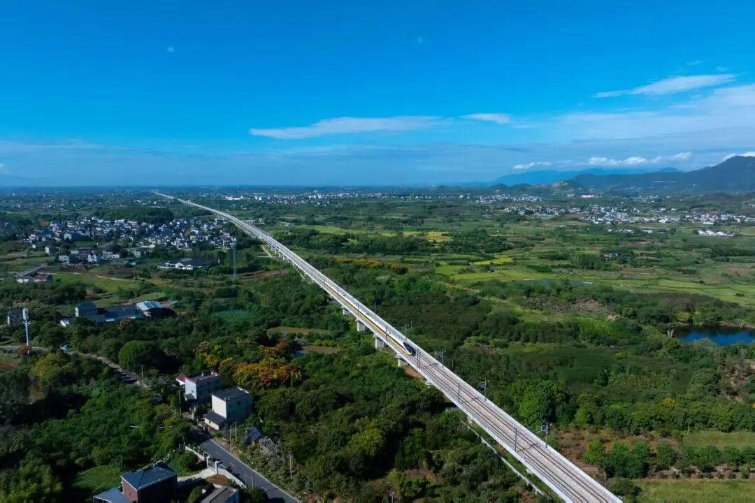 時(shí)速385公里！杭州重要高鐵<strong></p>
<p>宏鑫機(jī)械設(shè)備有限公司
</strong>，迎來好消息:宏鑫機(jī)械設(shè)備有限公司
