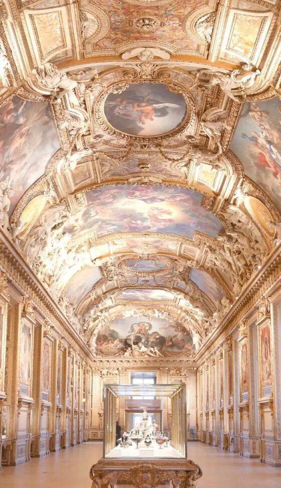 突發(fā)！數(shù)名蒙面人破窗而入，7分鐘劫走盧浮宮9件拿破侖時(shí)期珠寶，然后騎電動(dòng)車逃走:宏鑫機(jī)械設(shè)備有限公司
