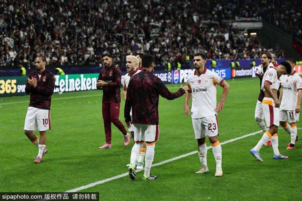 河南1-0領(lǐng)先亞泰！邁達納斜傳<strong></p>
<p>宏鑫機械設(shè)備有限公司
</strong>，納薩里奧高難度停球撩射破門背后的戰(zhàn)術(shù)解析與球迷反響:宏鑫機械設(shè)備有限公司
