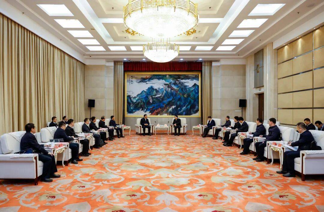 戴和根與甘肅省委書記、省人大常委會主任胡昌升舉行會談:宏鑫機械設備有限公司
