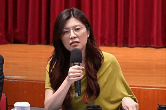 當(dāng)選國(guó)民黨主席后，鄭麗文連夜喊話民進(jìn)黨：讓兩岸不再有戰(zhàn)火！:宏鑫機(jī)械設(shè)備有限公司
