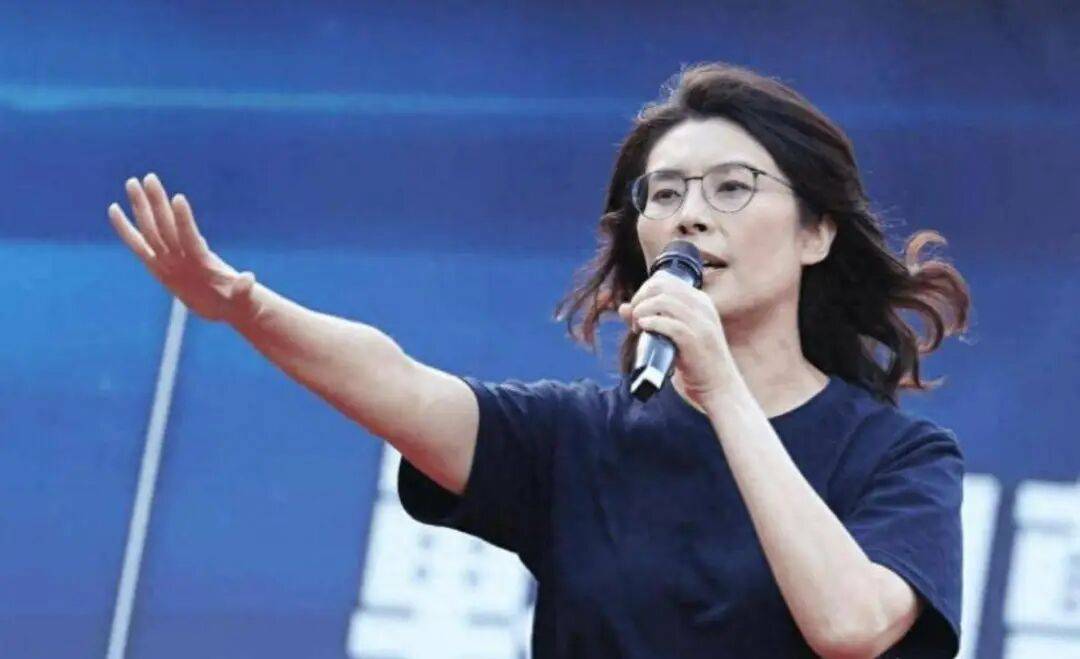 與鄭麗文交流，中國(guó)人的志氣、骨氣、底氣:宏鑫機(jī)械設(shè)備有限公司
