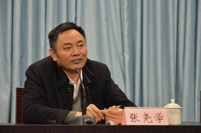 兩名近70歲中管干部被查；副部級干部王波被判死緩:宏鑫機械設(shè)備有限公司
