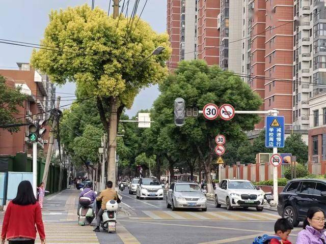 武漢多個(gè)小區(qū)接連宣布：免費(fèi)對(duì)外開(kāi)放<strong></p>
<p>宏鑫機(jī)械設(shè)備有限公司
</strong>！:宏鑫機(jī)械設(shè)備有限公司
