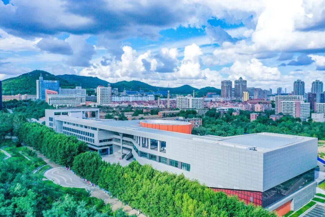 共青團中央書記處第一書記阿東一行到大連理工大學(xué)調(diào)研:宏鑫機械設(shè)備有限公司