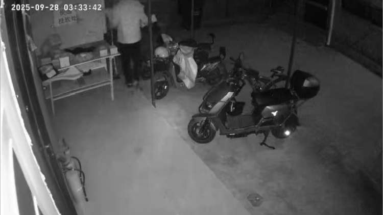 每月穩(wěn)定收入8000多元卻忍不住經(jīng)常偷快遞<strong></p>
<p>宏鑫機(jī)械設(shè)備有限公司
</strong>，上海一男子被刑拘:宏鑫機(jī)械設(shè)備有限公司
