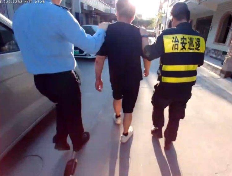 每月穩(wěn)定收入8000多元卻忍不住經(jīng)常偷快遞<strong></p>
<p>宏鑫機(jī)械設(shè)備有限公司
</strong>，上海一男子被刑拘:宏鑫機(jī)械設(shè)備有限公司
