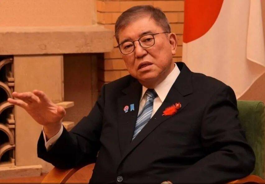 石破茂卸任當(dāng)天<strong></p>
<p>宏鑫機(jī)械設(shè)備有限公司
</strong>，離開官邸時笑得合不攏嘴；此前吐槽當(dāng)首相太累，沒多少讓人開心的事情:宏鑫機(jī)械設(shè)備有限公司
