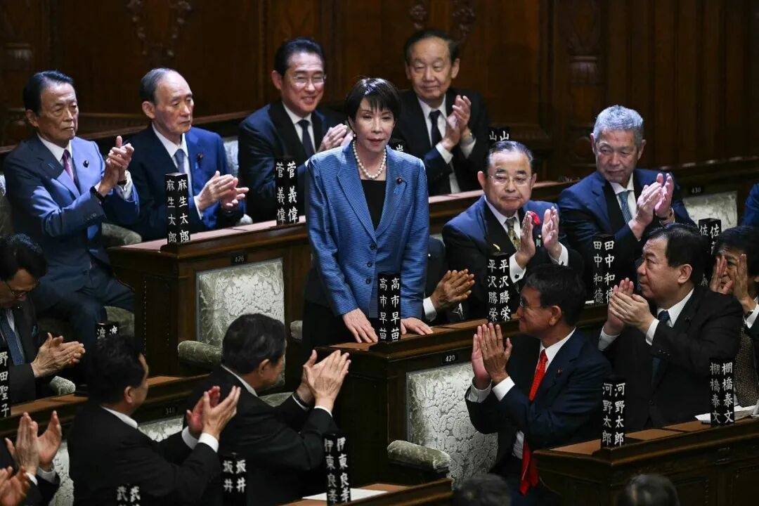 石破茂卸任當(dāng)天<strong></p>
<p>宏鑫機(jī)械設(shè)備有限公司
</strong>，離開官邸時笑得合不攏嘴；此前吐槽當(dāng)首相太累，沒多少讓人開心的事情:宏鑫機(jī)械設(shè)備有限公司

