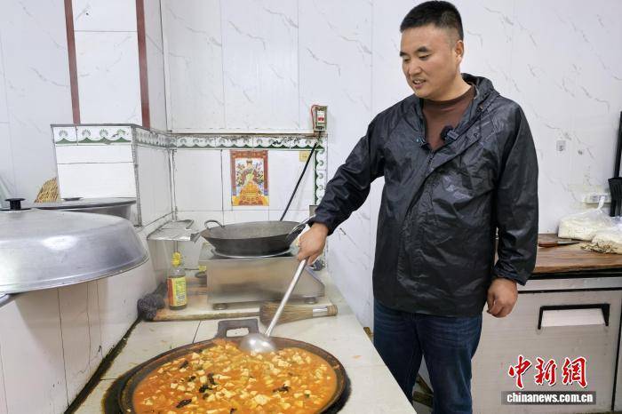 陜西“兩元餐”村支書:“一碗飯”拉近與村民間的情感距離:宏鑫機械設(shè)備有限公司