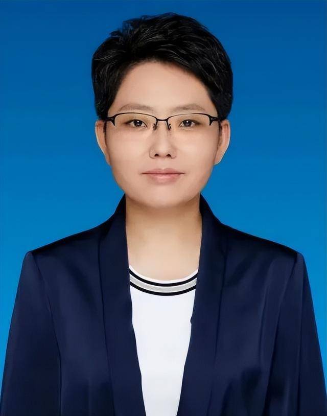 馬珊珊，任市委書記:宏鑫機(jī)械設(shè)備有限公司

