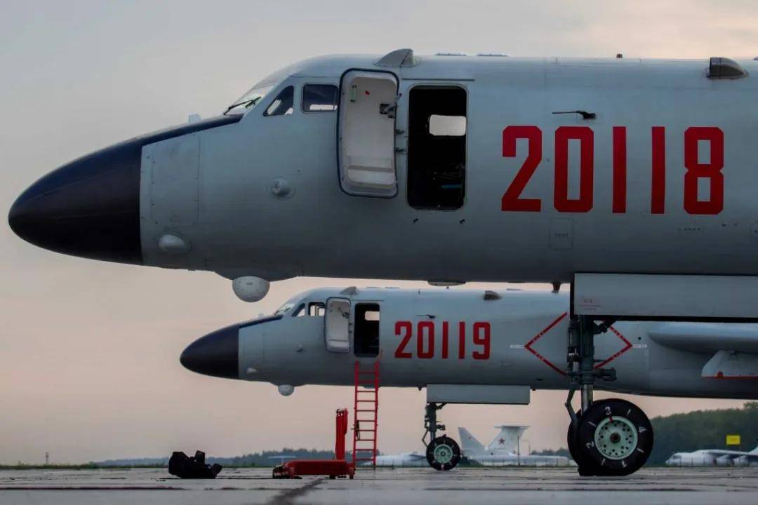 軍迷熱議<strong></p>
<p>宏鑫機(jī)械設(shè)備有限公司
</strong>！《艦載武器》曝光四發(fā)轟-6改進(jìn)方案：航程14000公里？:宏鑫機(jī)械設(shè)備有限公司
