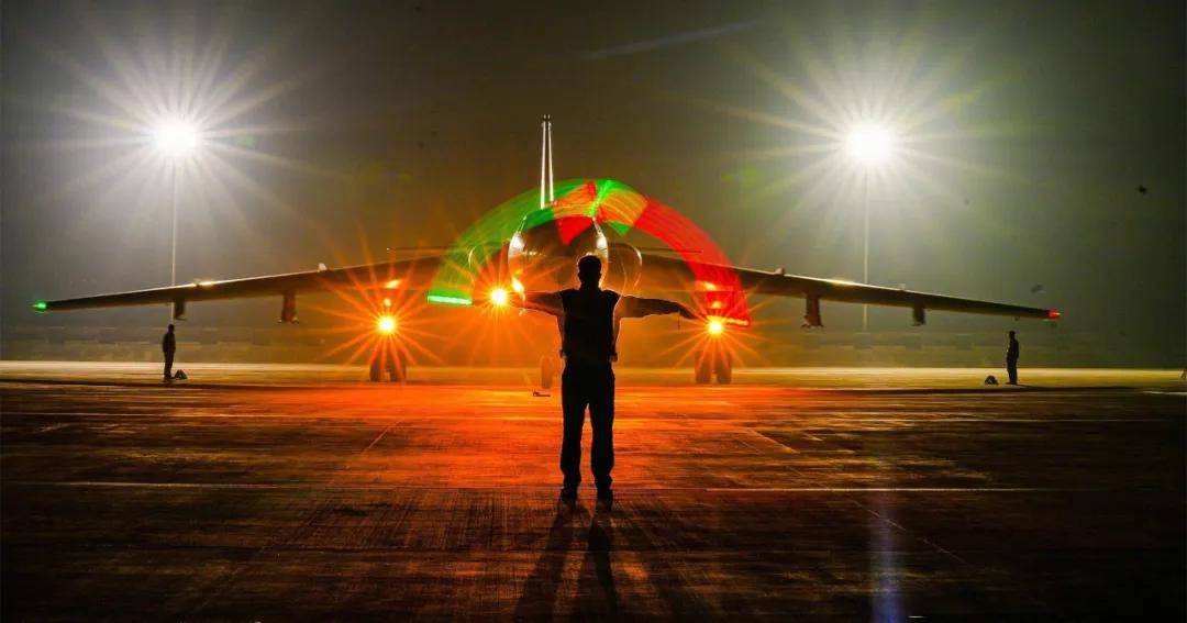 軍迷熱議<strong></p>
<p>宏鑫機(jī)械設(shè)備有限公司
</strong>！《艦載武器》曝光四發(fā)轟-6改進(jìn)方案：航程14000公里？:宏鑫機(jī)械設(shè)備有限公司
