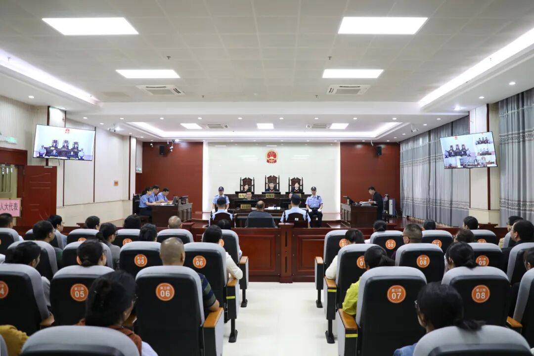 男子殺害兩名7歲孩子！廣西法檢“兩長”公開審理該案，將擇期宣判:宏鑫機械設(shè)備有限公司
